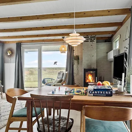 2 Bedroom Beautiful In Hurup Thy Sindrup